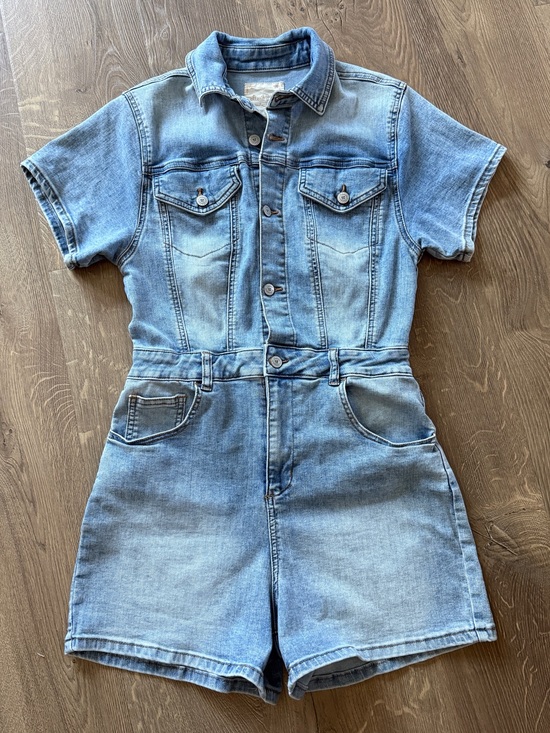 Altar'd State Pants - Altar'd State Light Wash Denim Short Sleeve Romper size small